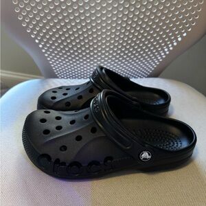 New WOT Black Crocs Women Size 7 / Men Size 5